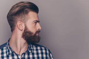 barba-clapas-tratamiento-alopecia-areata-hombre-pelo-dermatologia-dr-lopez-gil-consulta-barcelona-clinica-teknon